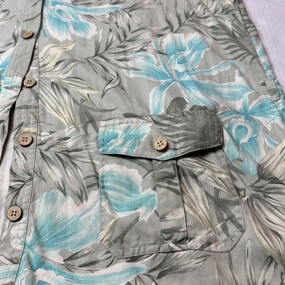 Natural Elements tropical 100% silk safari long look button down - Picture 3 of 11
